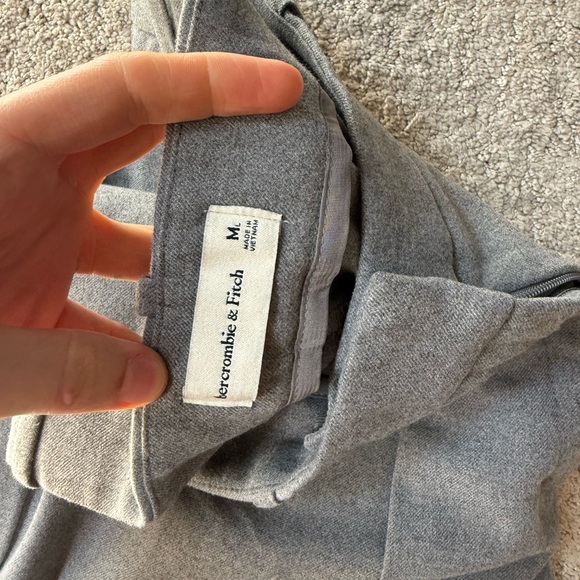 Abercrombie & Fitch Gray Women's Trousers - Picture 2 of 3